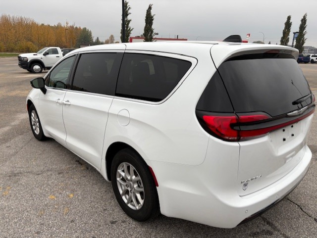Chrysler Pacifica 2024