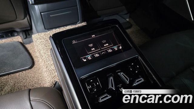 Audi A8 2021
