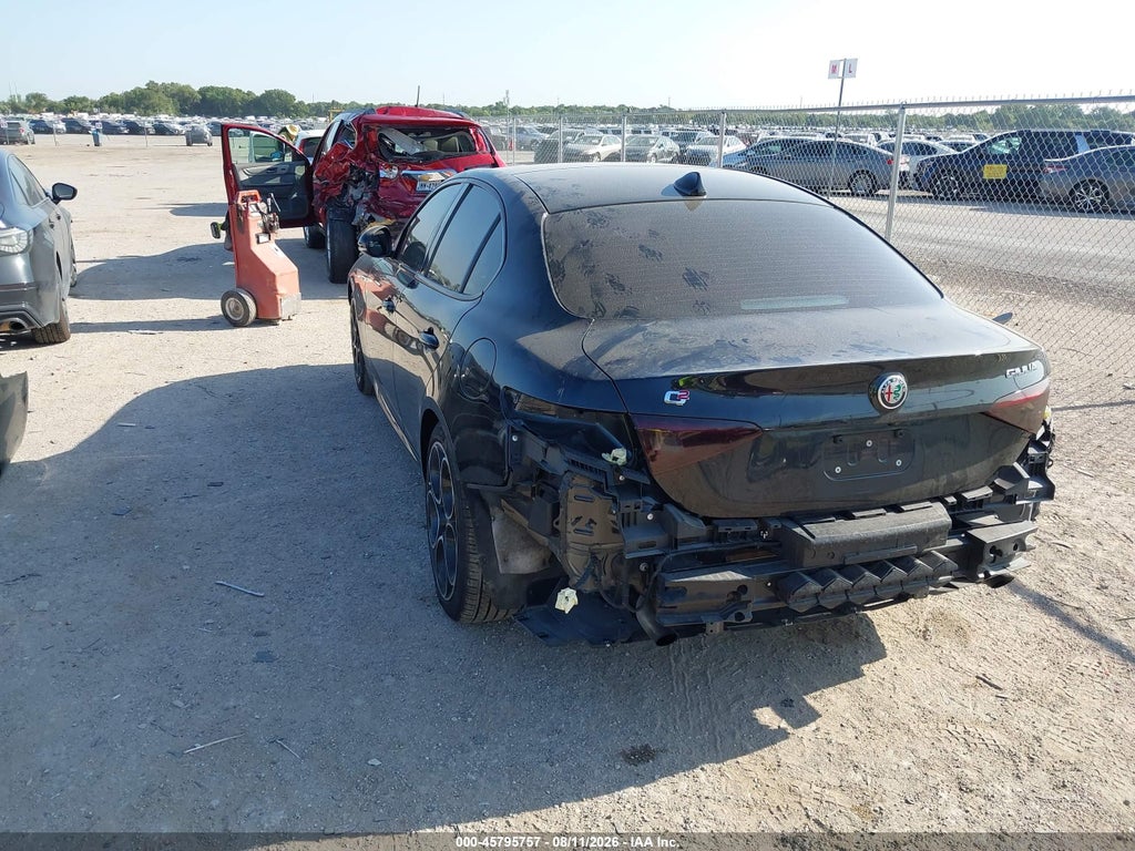 Alfa Romeo Giulia 2022