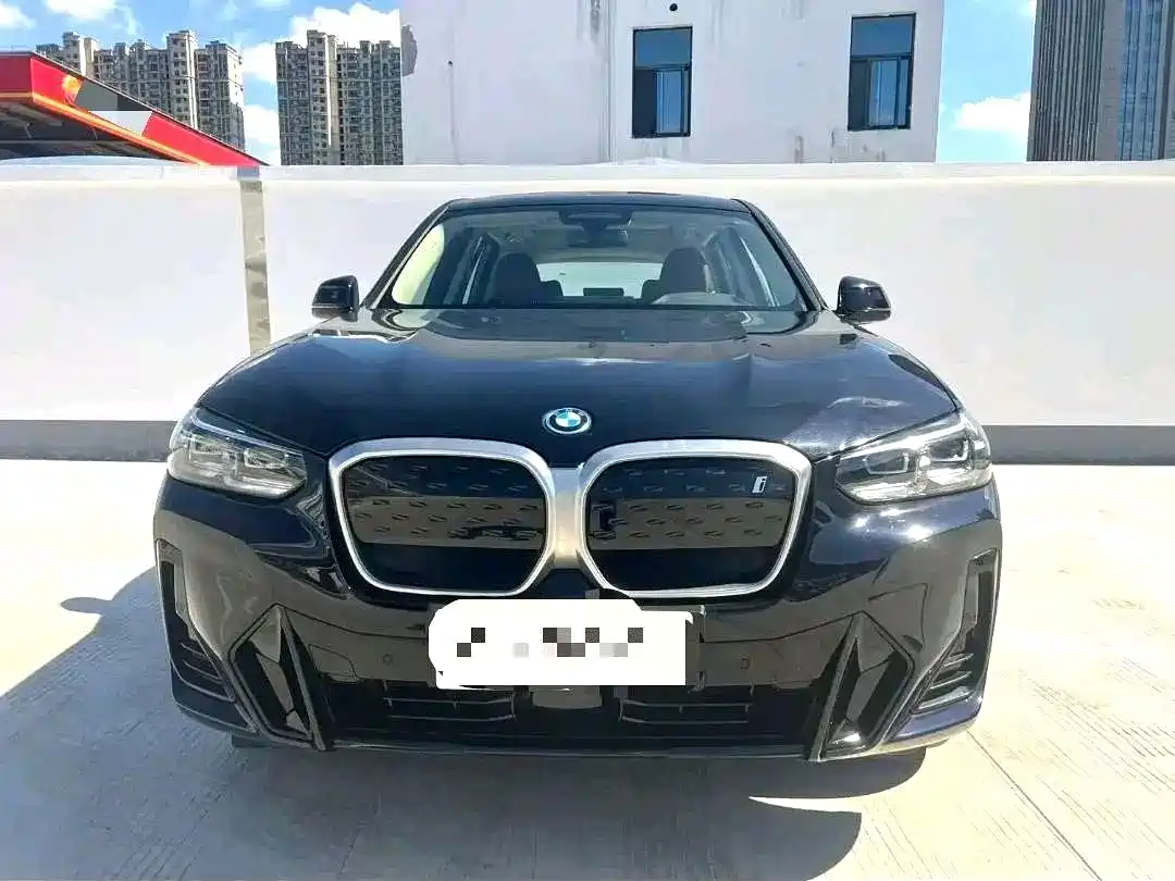 BMW iX3 2023