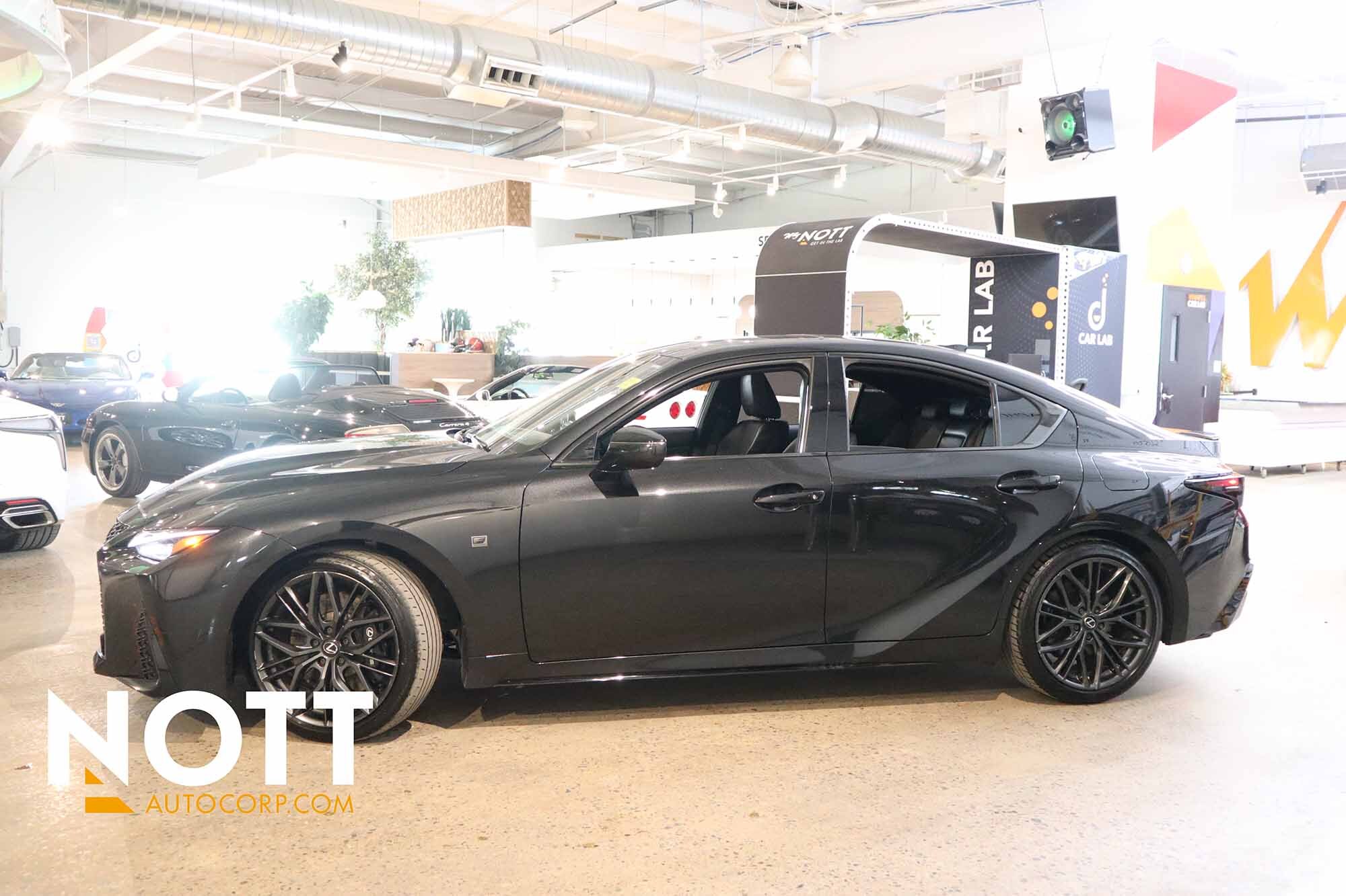 Lexus IS 2024