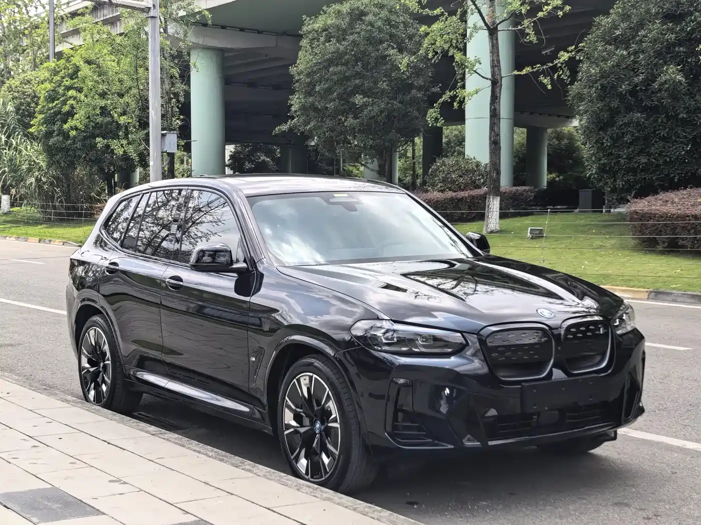 BMW iX3 2024