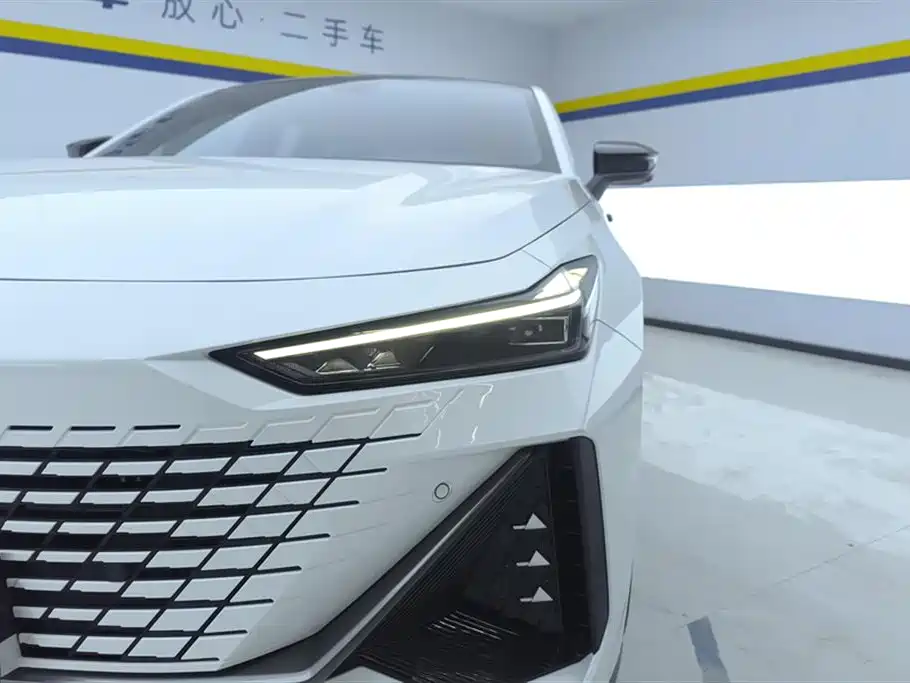 Changan UNI-V 2024
