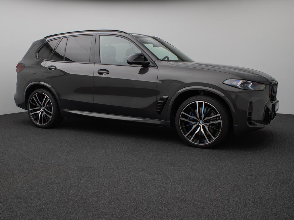 BMW X5 M60 2023