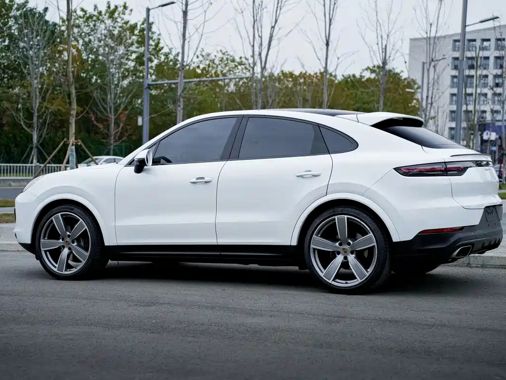 Porsche Cayenne 2021