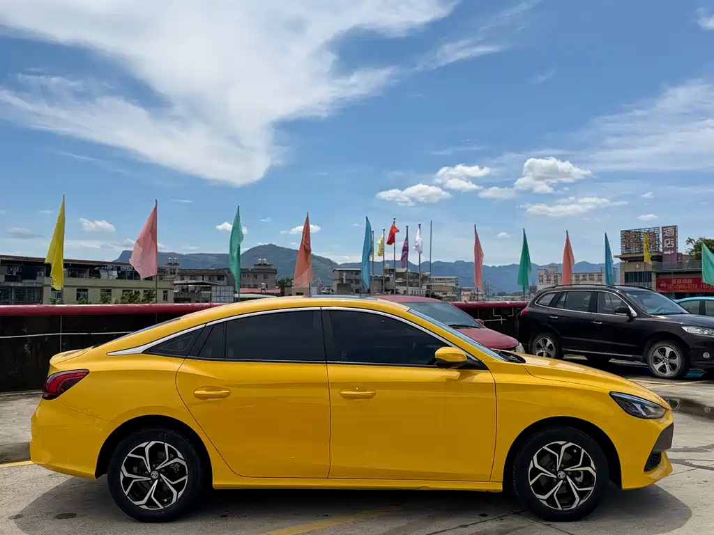 MG MG5 2021