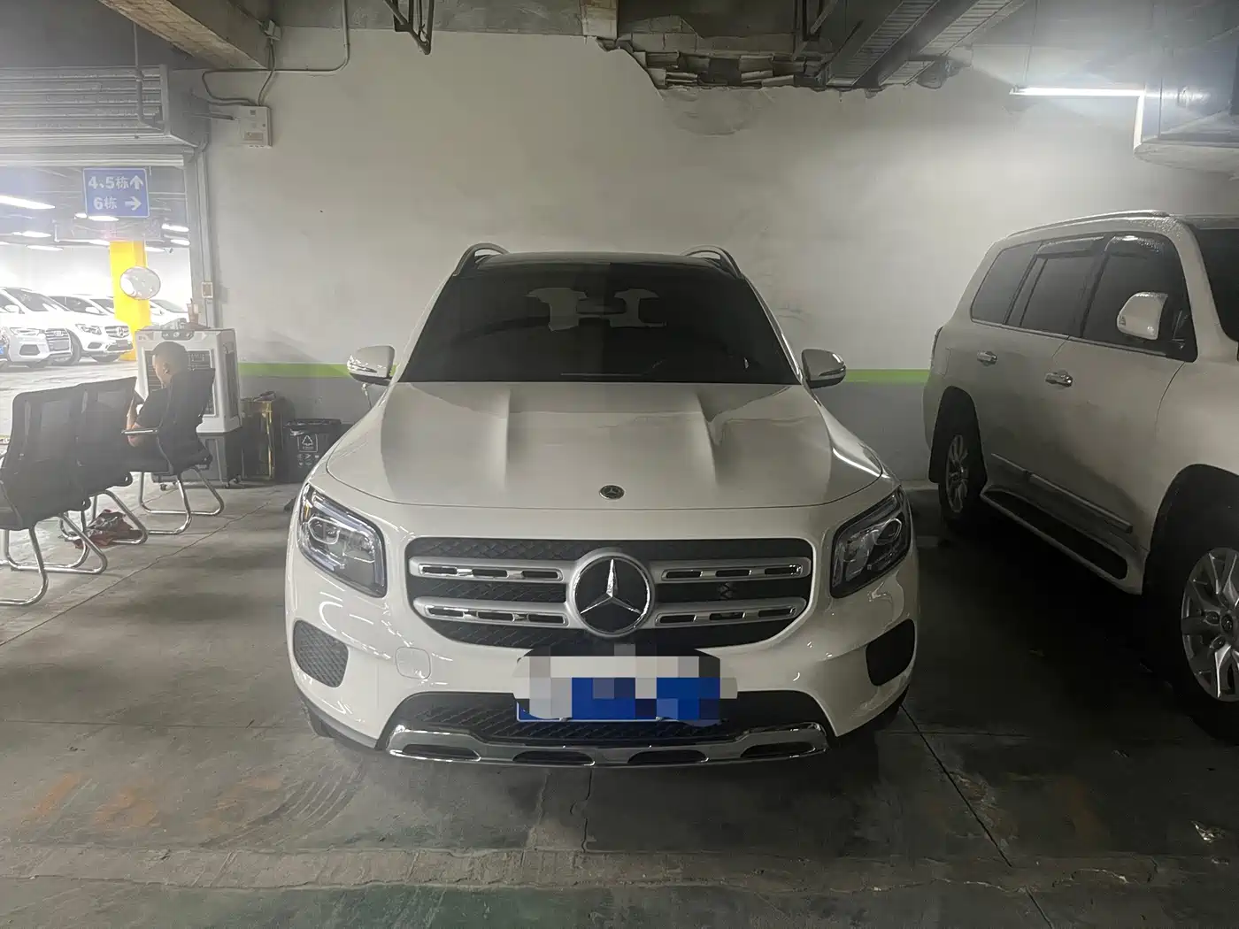 Mercedes-Benz GLB 2023