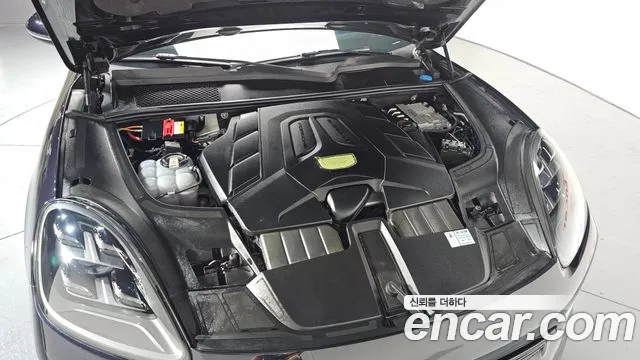 Porsche Cayenne 2021