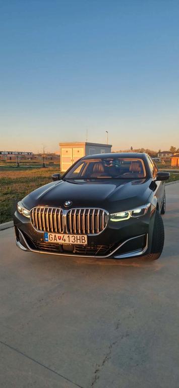BMW 740 2022