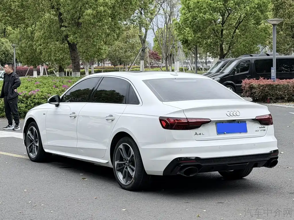 Audi A4 2023