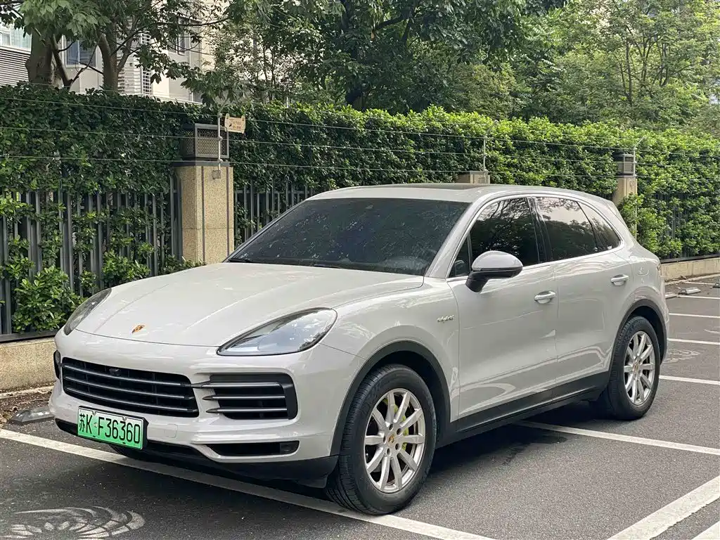 Porsche Cayenne 2021