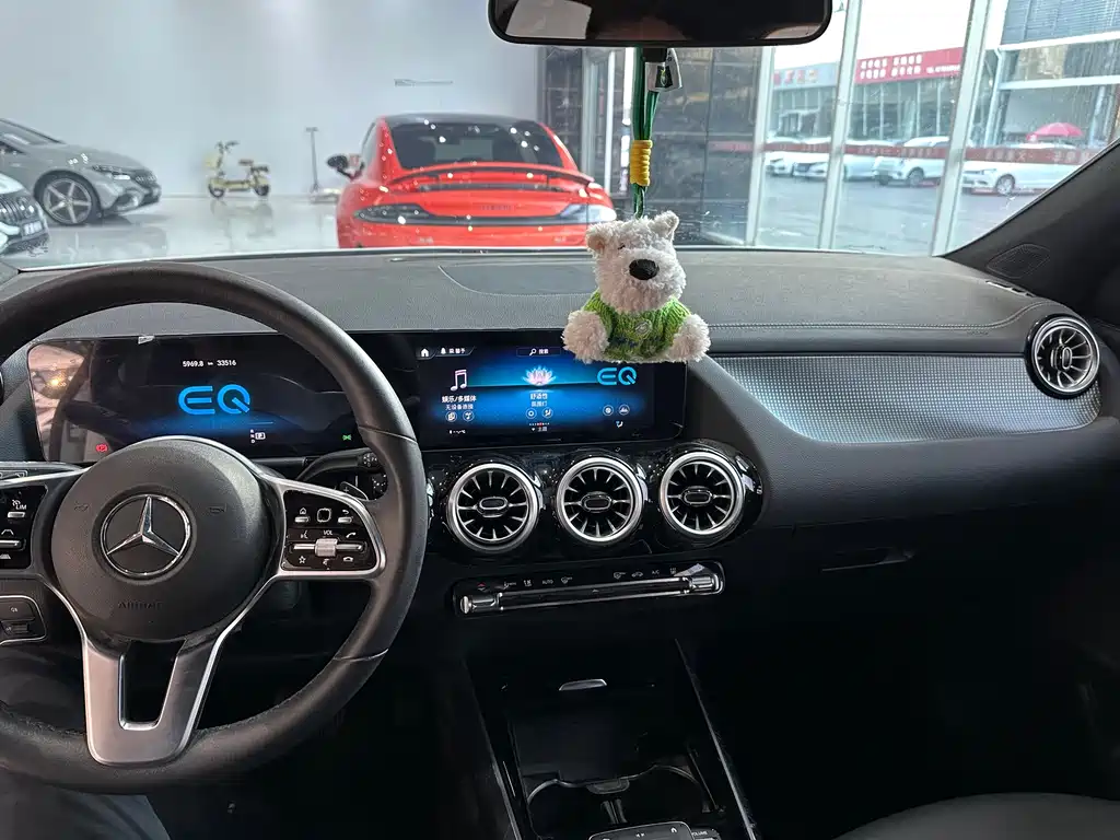 Mercedes-Benz EQA 2024