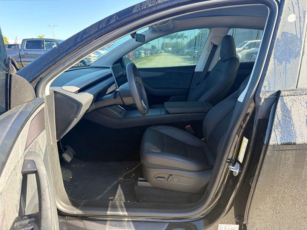 Tesla Model Y 2026
