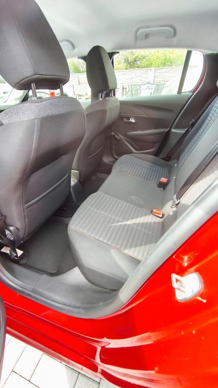 Peugeot 208 2022