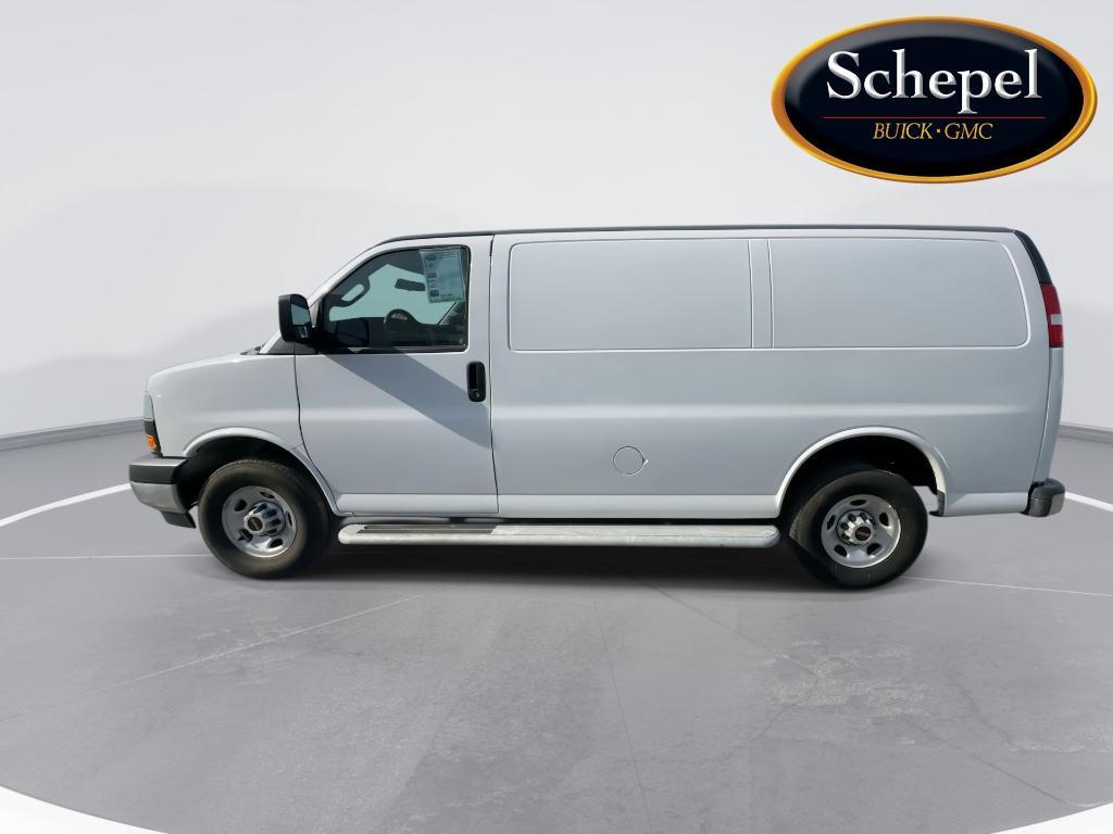 GMC Savana 2024