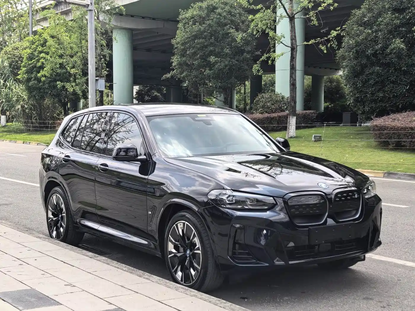 BMW iX3 2023