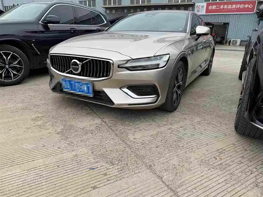 Volvo S60 2023