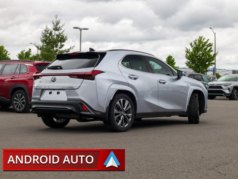 Lexus UX 2024