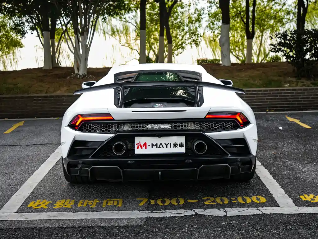 Lamborghini Huracán 2021
