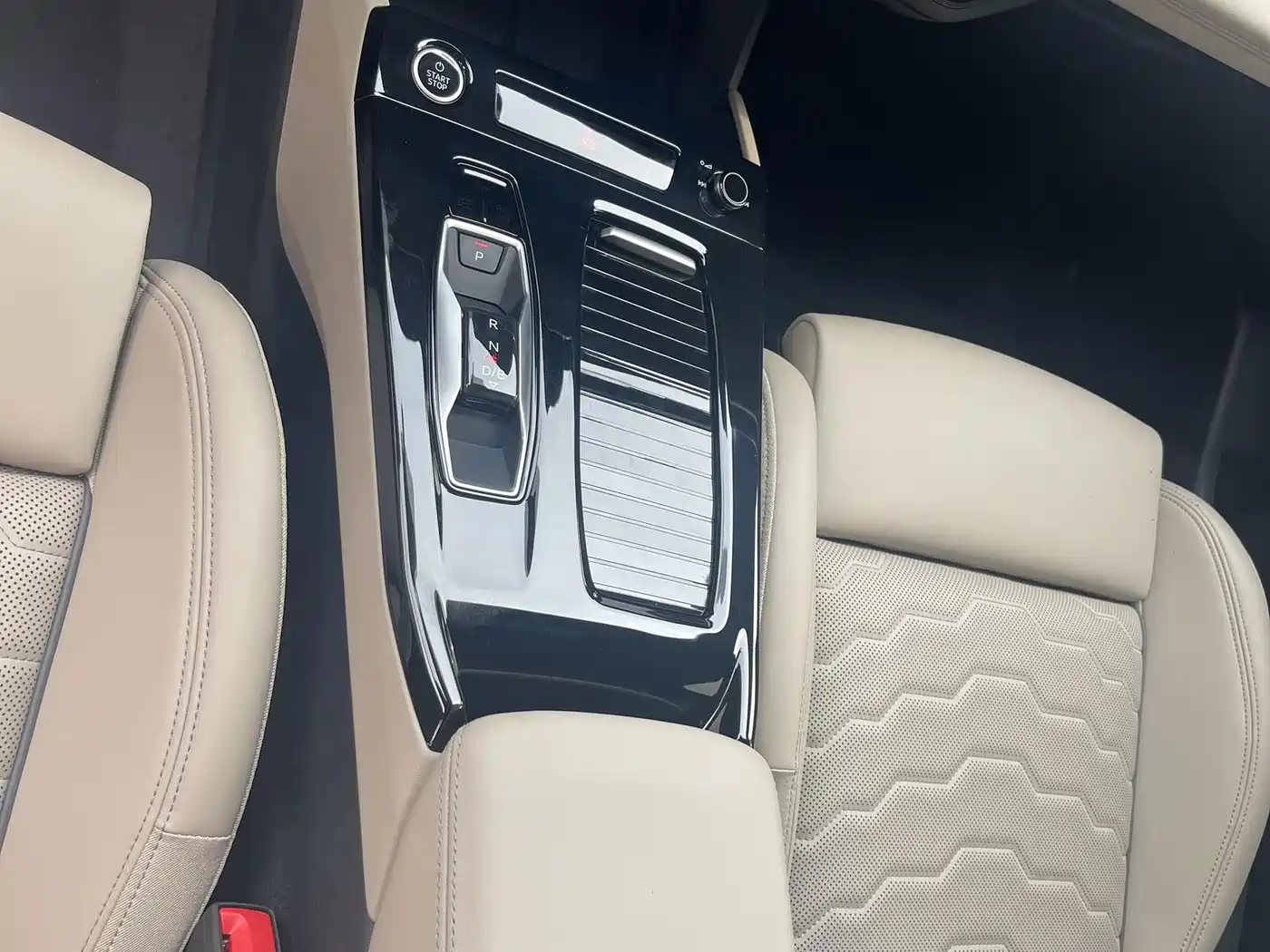 Audi e-tron 2025