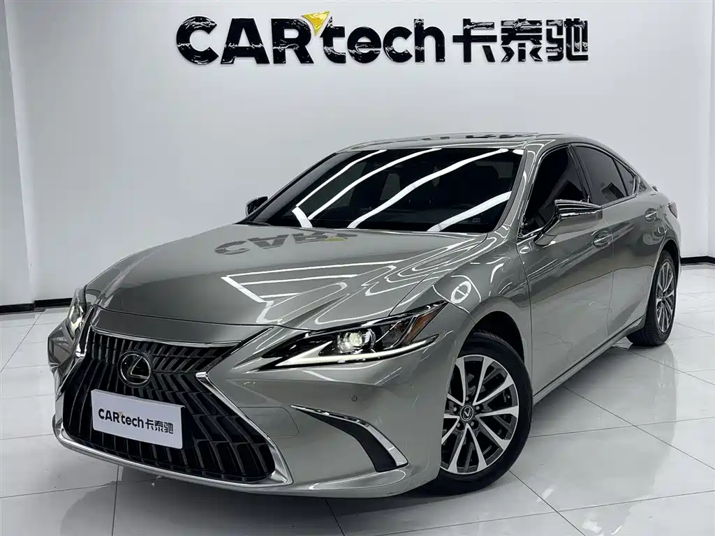 Lexus ES 2024