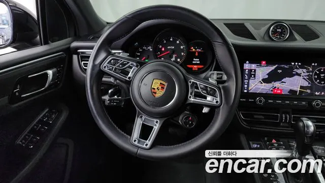 Porsche Macan 2021