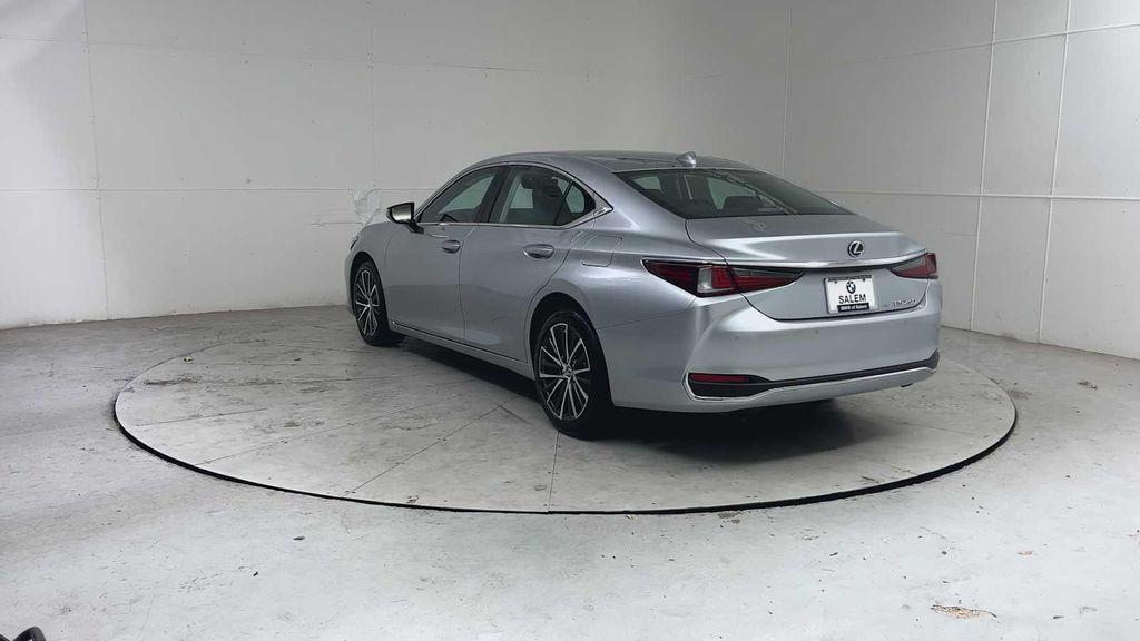 Lexus ES 2024
