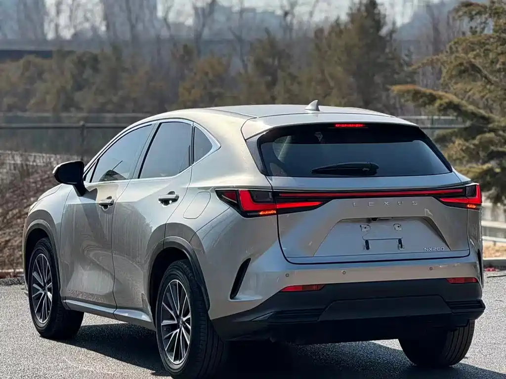 Lexus NX 2023