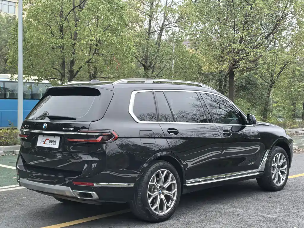 BMW X7 2023