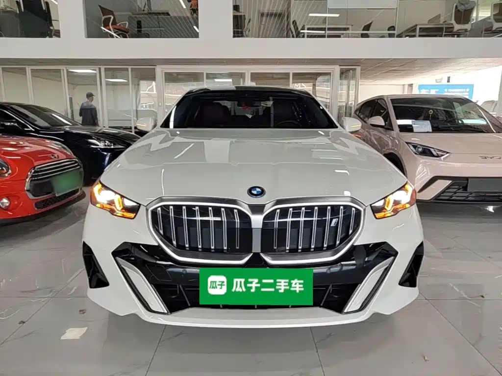 BMW i5 2025