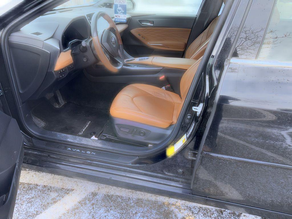 Toyota Avalon 2022