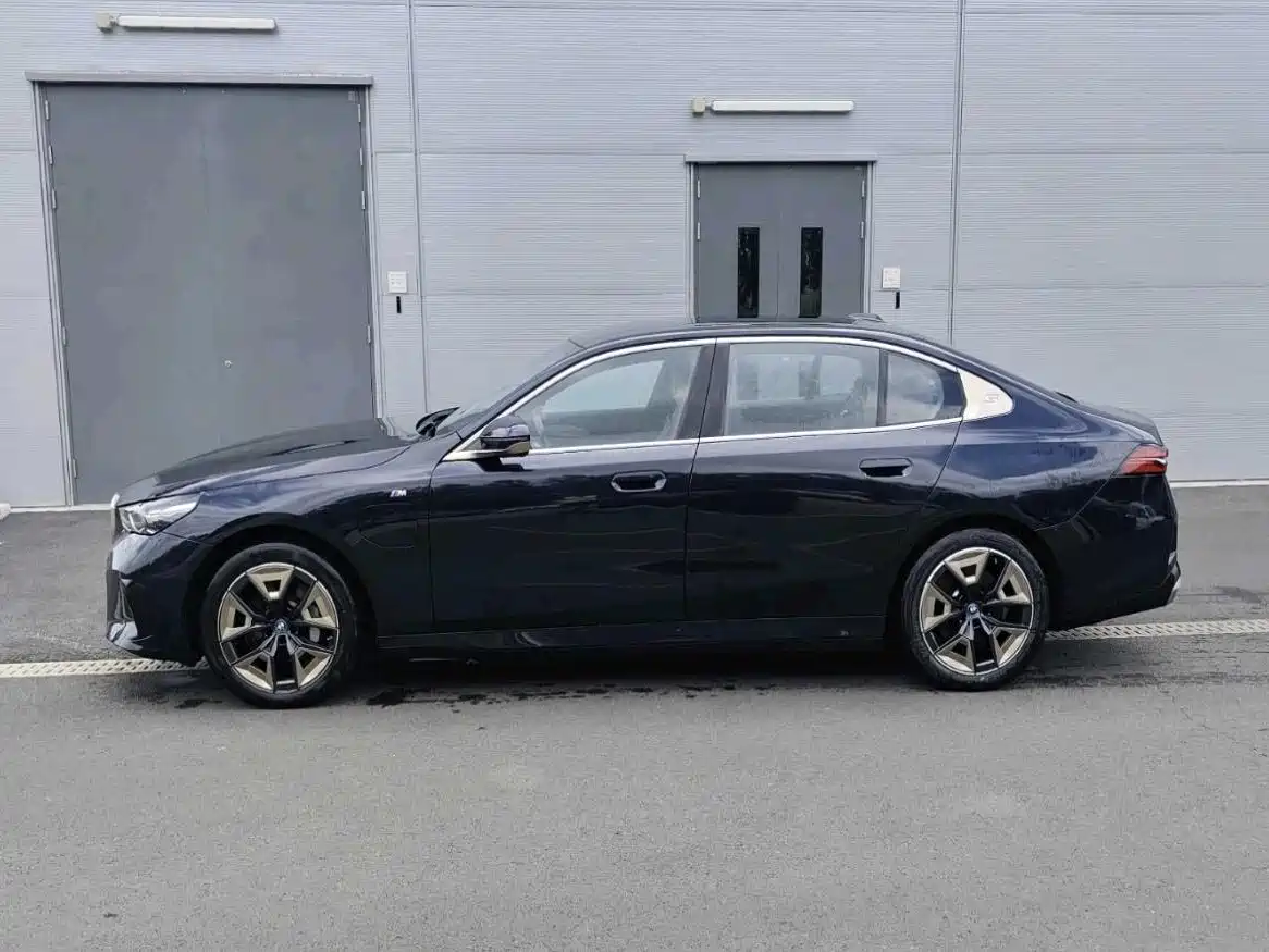 BMW i5 2026