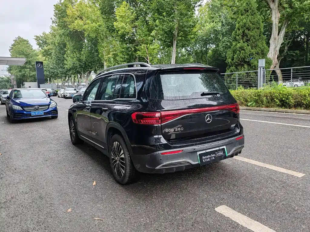 Mercedes-Benz EQB 2026