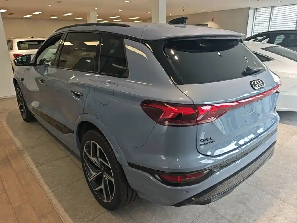 Audi e-tron 2025