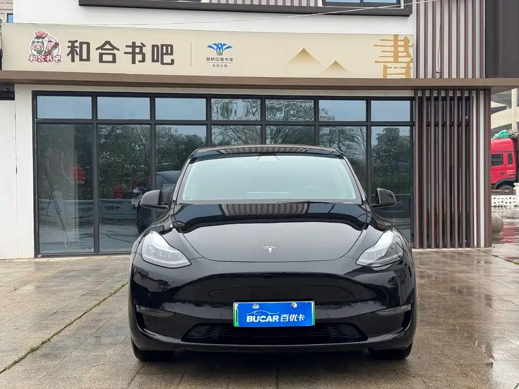 Tesla Model Y 2021