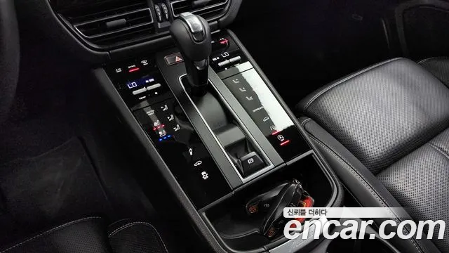 Porsche Macan 2022