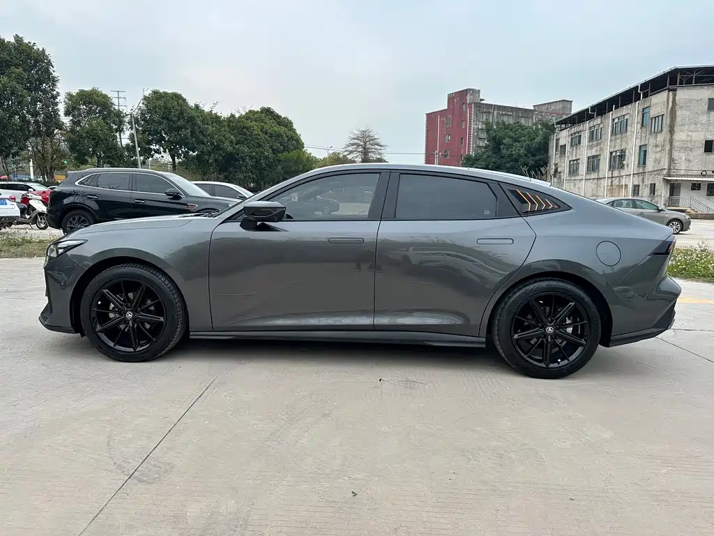 Changan UNI-V 2022