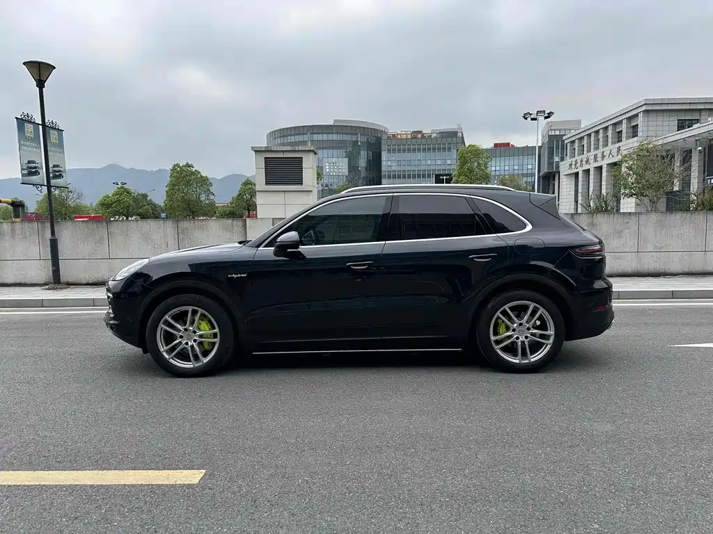 Porsche Cayenne 2022