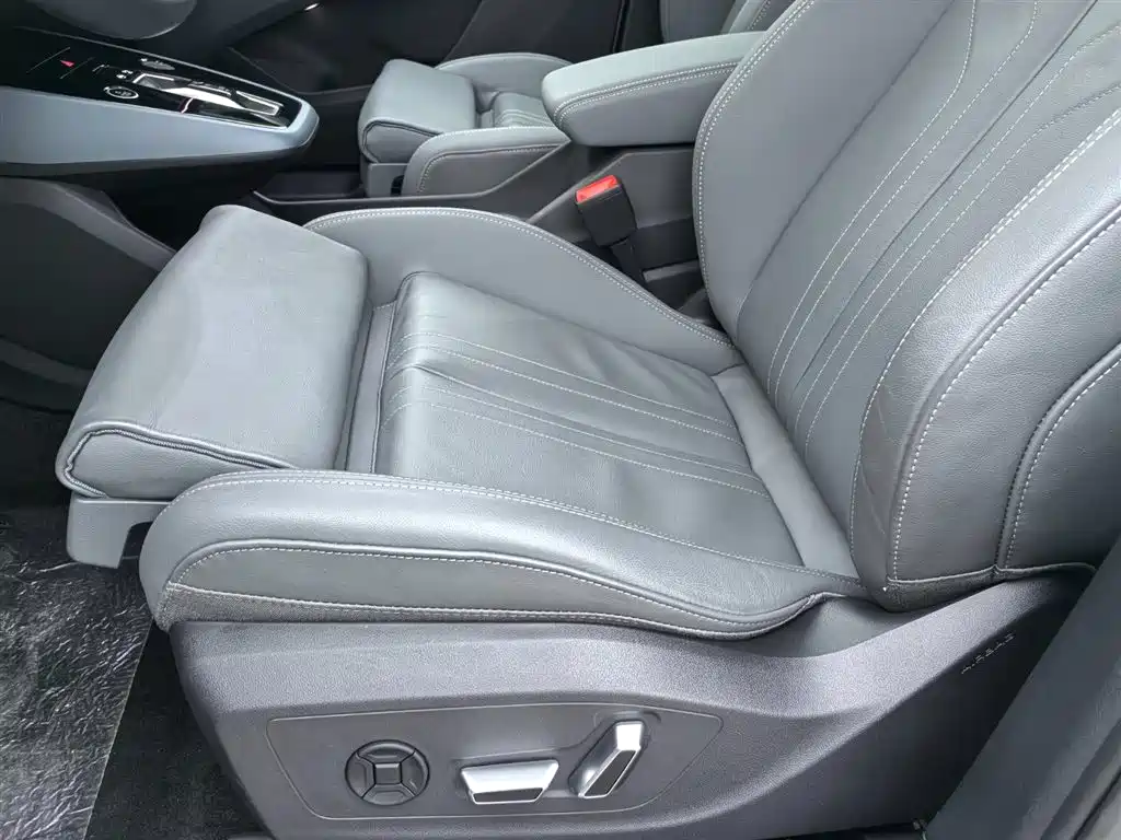 Audi Q5 e-tron 2024