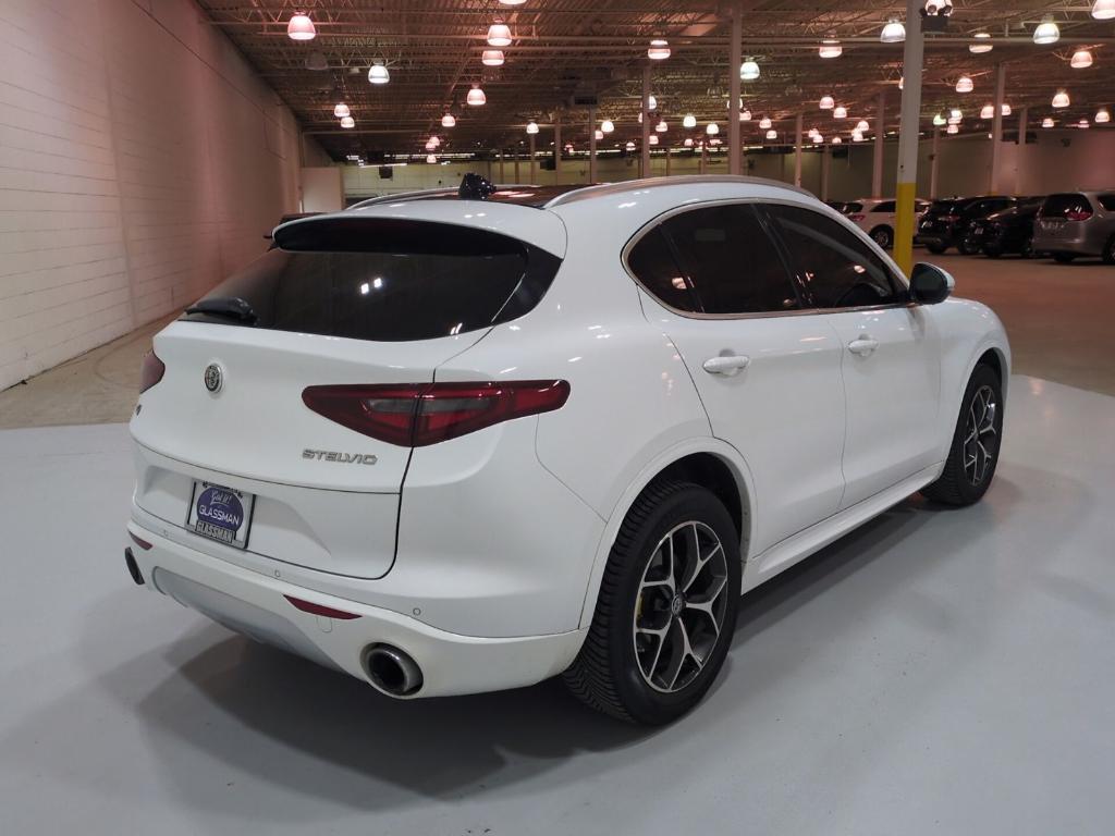 Alfa Romeo Stelvio 2021