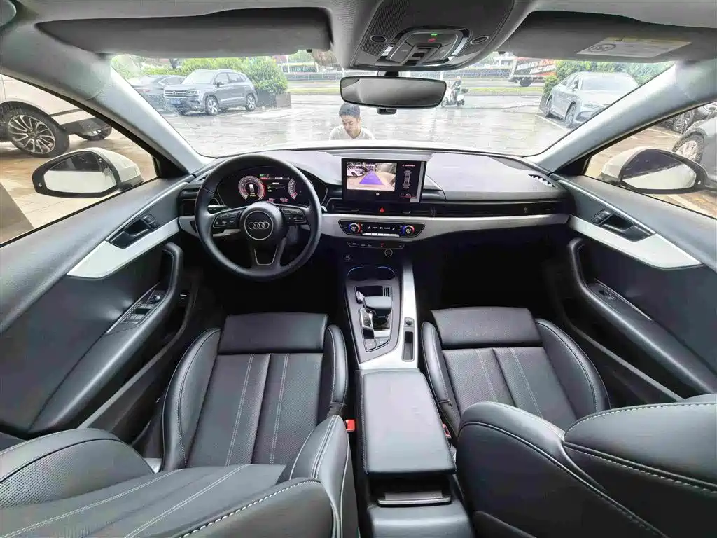 Audi A4 2025