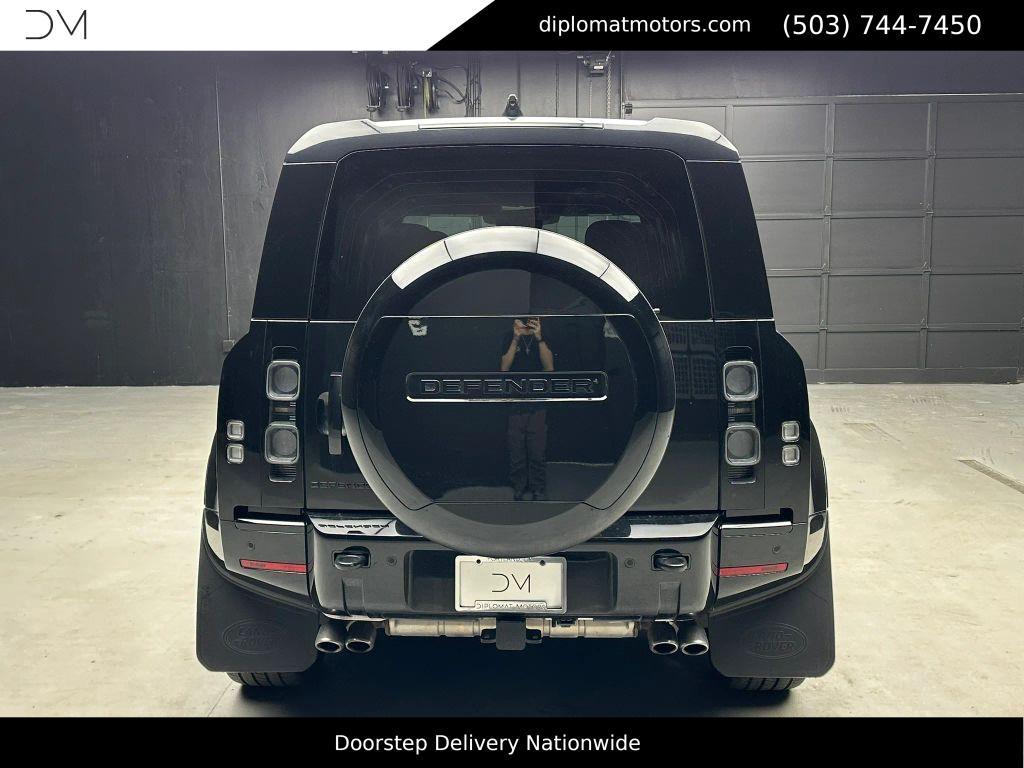 Land Rover Defender 2025