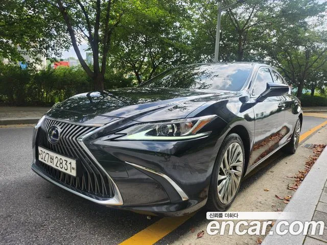 Lexus ES 2021