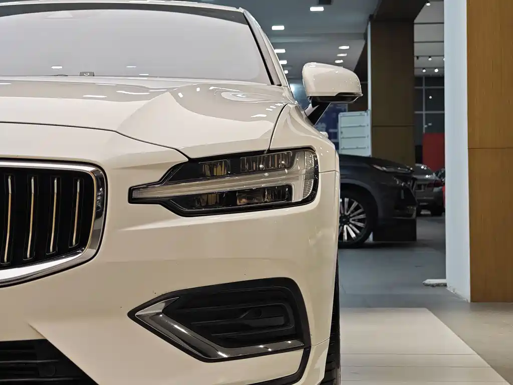 Volvo S60 2021