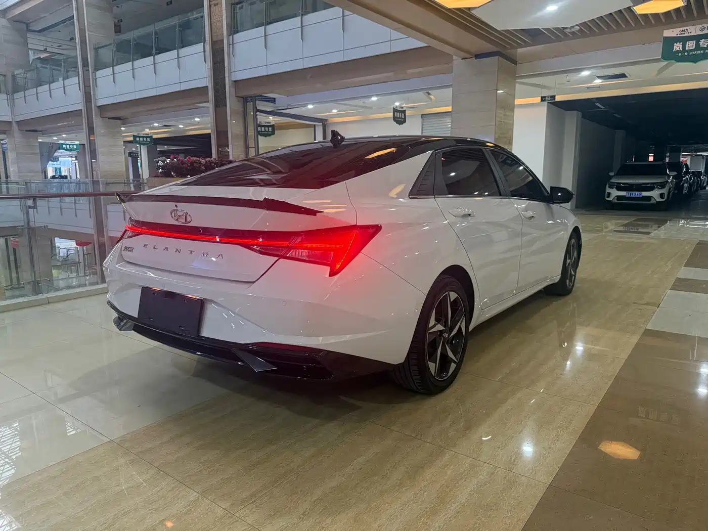 Hyundai Elantra 2022