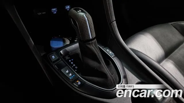 Hyundai Veloster 2020
