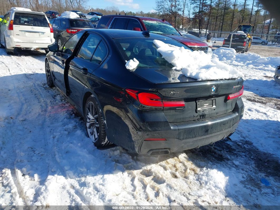 BMW M550 2022