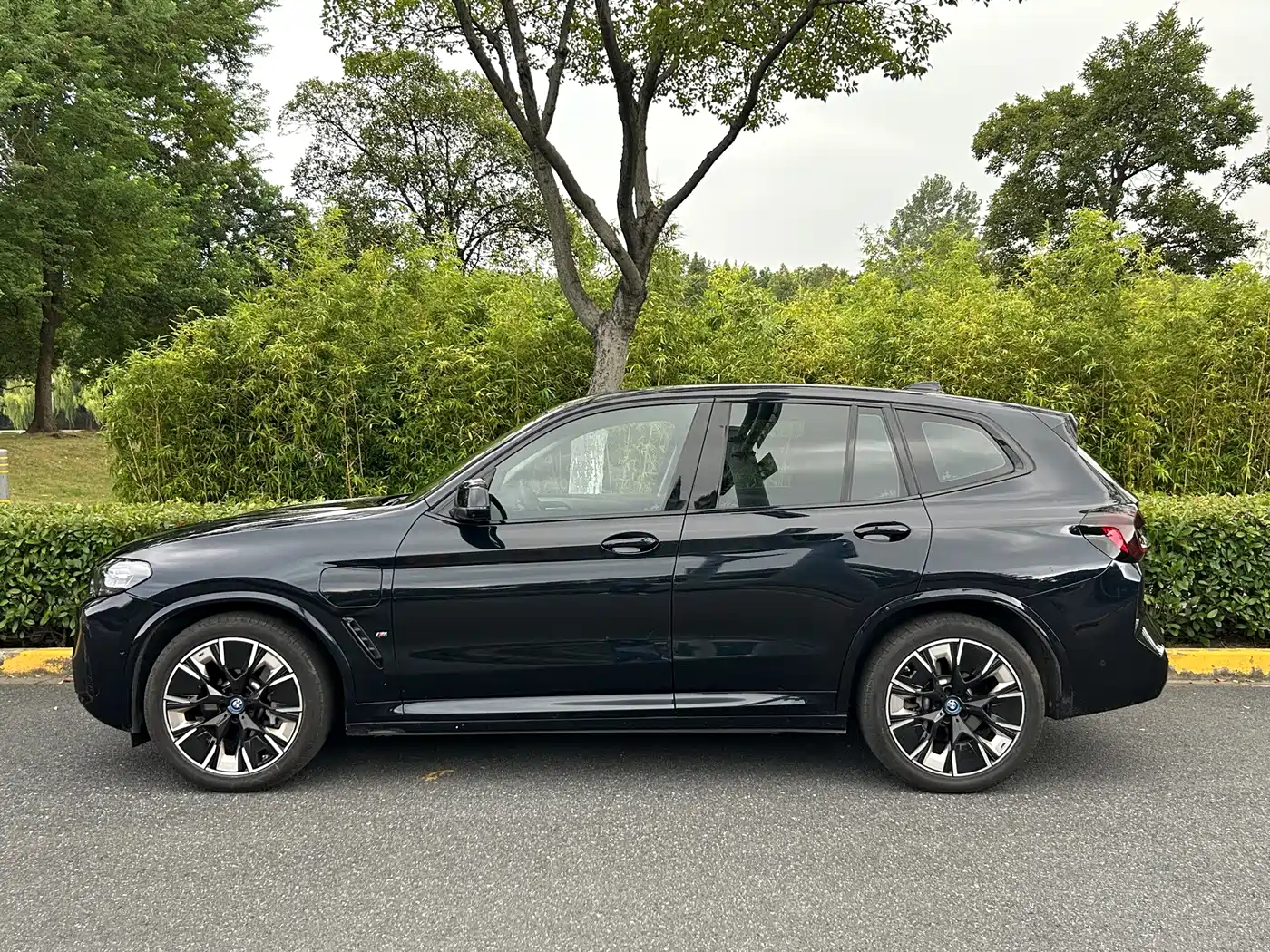 BMW iX3 2023