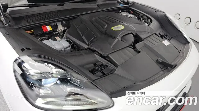 Porsche Cayenne 2021