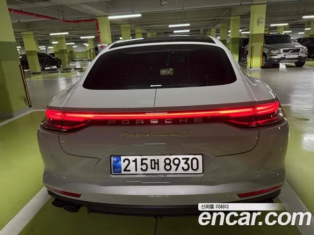 Porsche Panamera 2023
